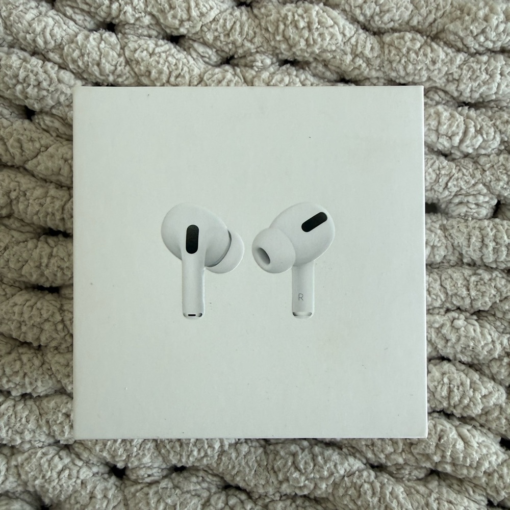Apple White Earbud Headphones